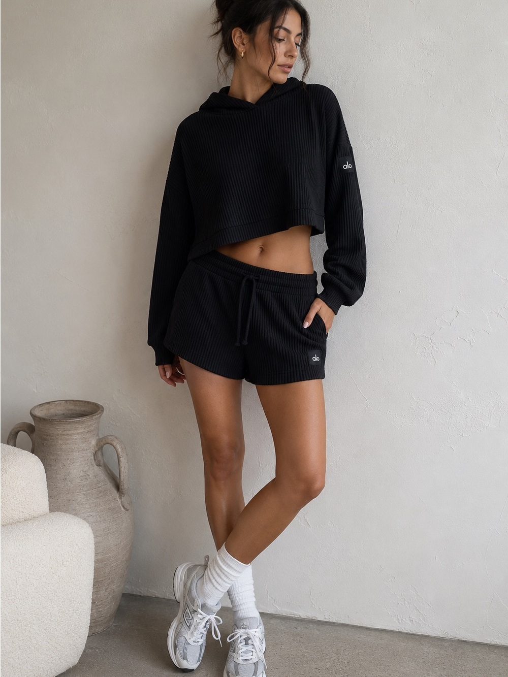 Alo Yoga Muse Ribbed Lounge Set Black Cropped Hoodie Shorts Athleisure Sz XS